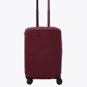 BWT BEIS BURGUNDY CARRY ON Roller Luggage Cover ($58 MSRP)